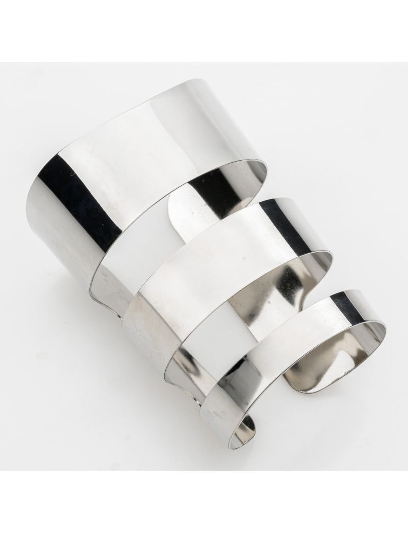 Sculptural Spiral Cuff για Απόλυτο High-Fashion Look