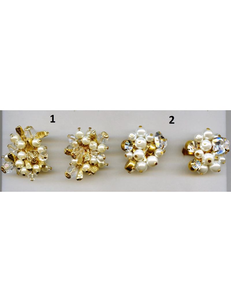 Δαχτυλίταδι μελλικό σε χρυσό χρώμα διακοσμημένο με χάντρες,μεταλλικά στοιχεία,πέτρες και στρας