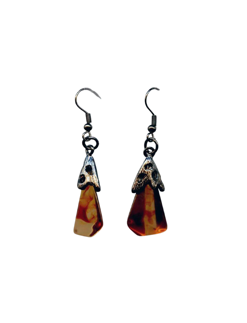 Σκουλαρίκια μεταλλικά ασημί διακοσμημένα με γυαλί σε καφέ χρώμα