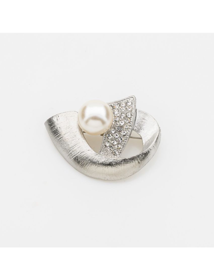 Baroque & Modern Pearl Brooch Collection