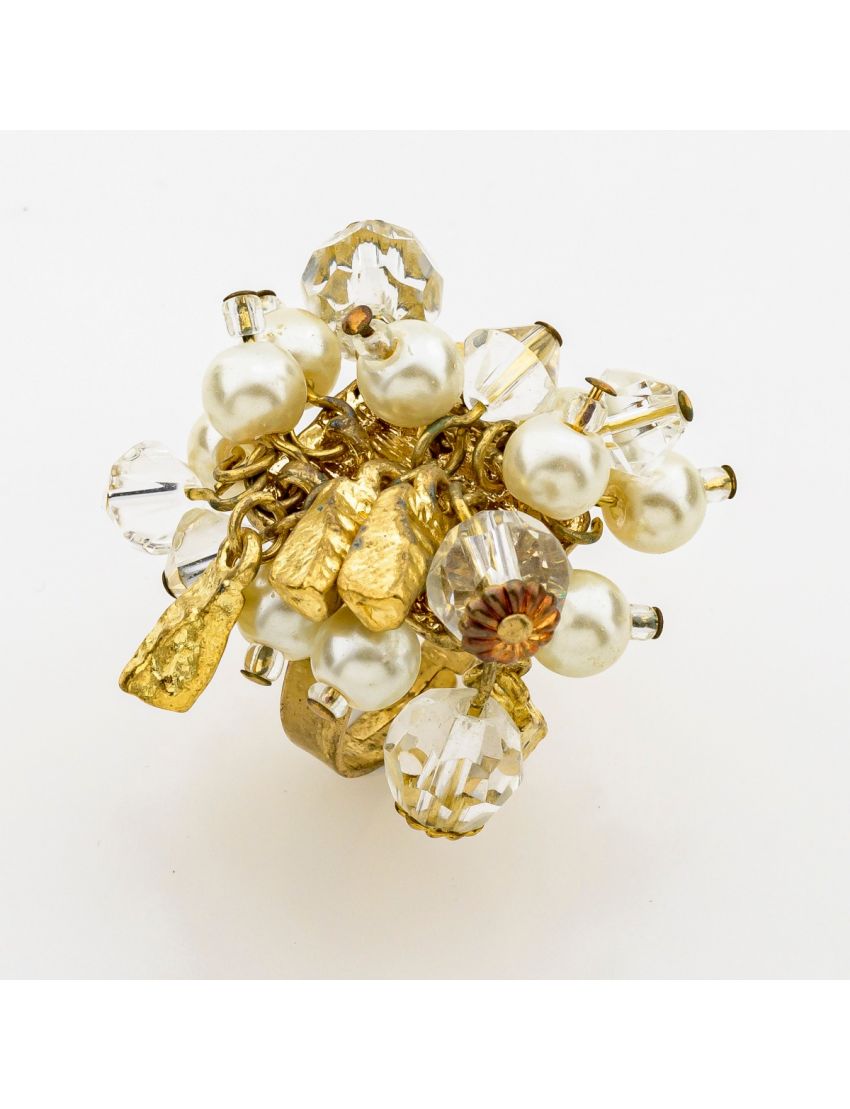 Δαχτυλίταδι μελλικό σε χρυσό χρώμα διακοσμημένο με χάντρες,μεταλλικά στοιχεία,πέτρες και στρας