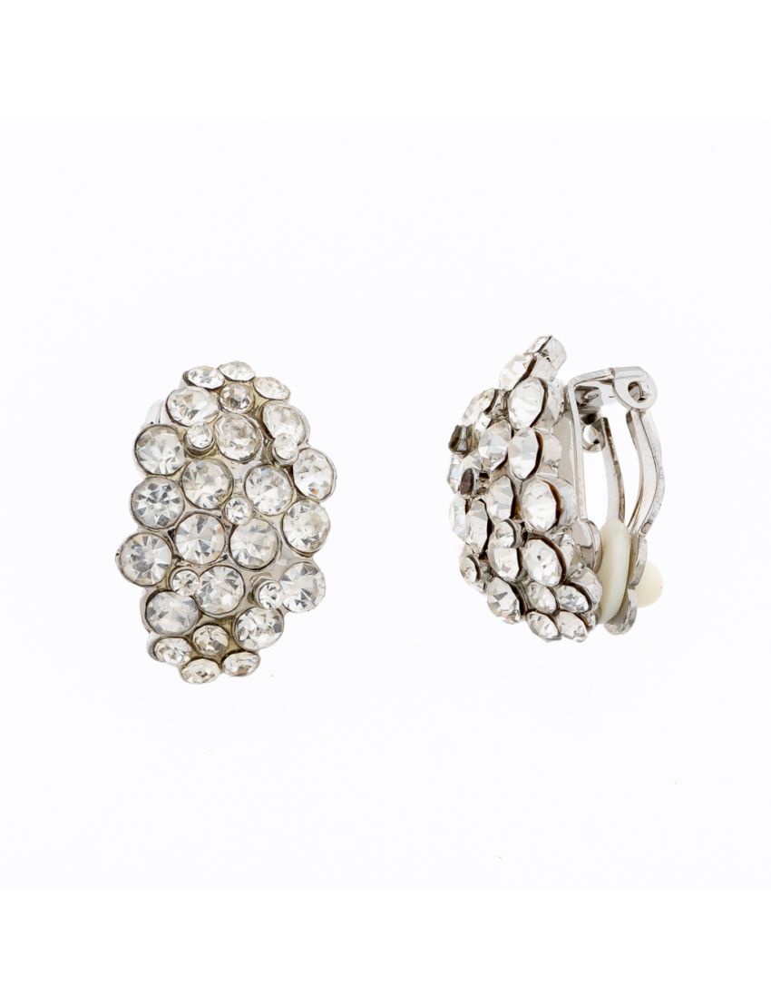 Σκουλαρίκια μεταλλικά σε ασημί χρώμα διακοσμημένα με στράς (λευκά-μαύρα)