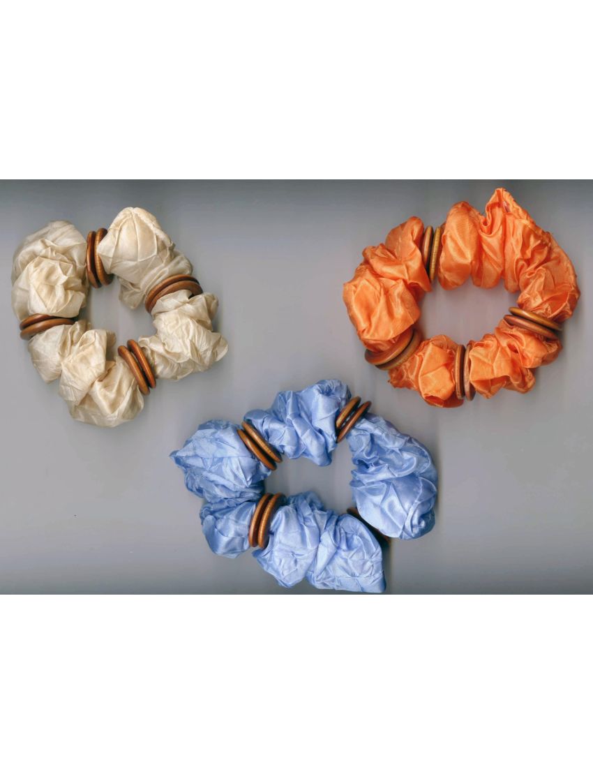 Σούρα υφασμάτινη σε 6 χρώματα διακοσμημένη με ξύλινους κρίκους