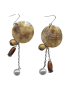 Σκουλαρίκια μεταλλικά διακοσμημένα με φίλντισι,ξύλινες χάντρες και πέρλα